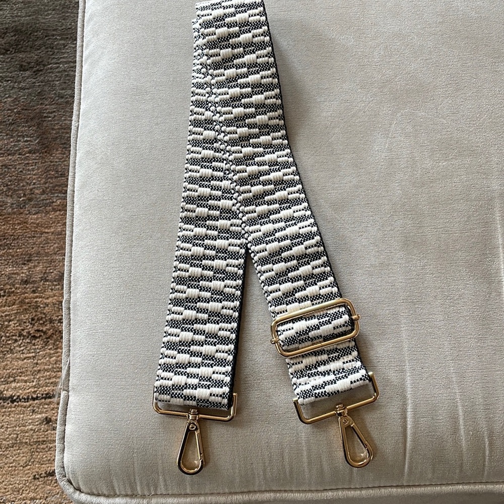 Crossbody strap.